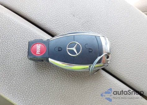 2010 Mercedes-Benz Glk 350 4Matic z USA, uszkodzony, nr VIN WDCGG8HB9AF316228